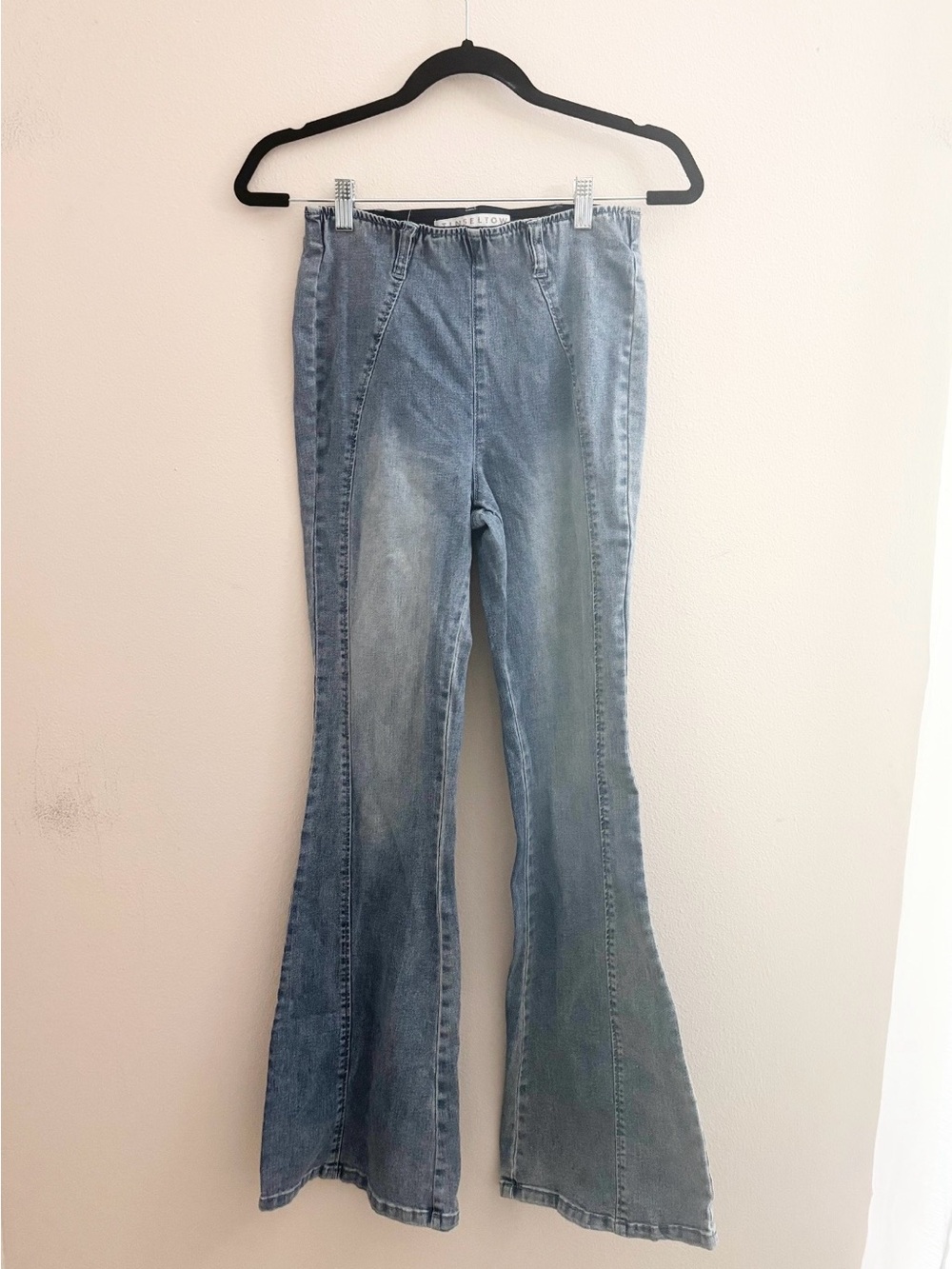 5/$15 🩷 MUST BUNDLE Tinseltown Light Blue Flare Jeans